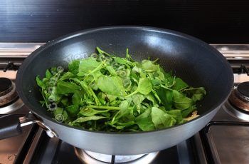 Stir frying spinach
